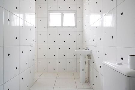 Casa à venda com 220m², 3 quartos e 2 vagasBanheiro da suíte