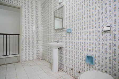 Casa à venda com 220m², 3 quartos e 2 vagasBanheiro Social