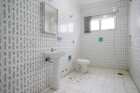 Casa à venda com 220m², 3 quartos e 2 vagasBanheiro Social