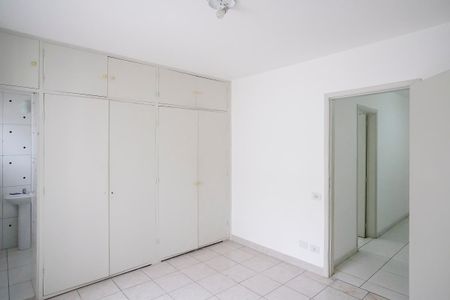 Casa à venda com 220m², 3 quartos e 2 vagasSuíte