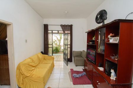Sala de casa à venda com 3 quartos, 211m² em Eldorado, Contagem