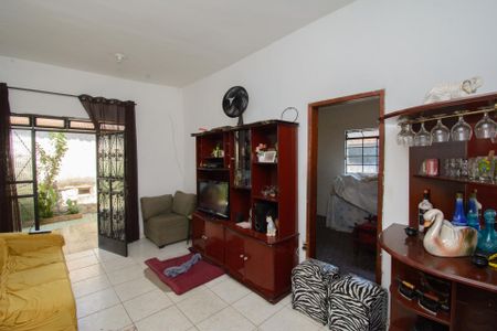 Sala de casa à venda com 3 quartos, 211m² em Eldorado, Contagem