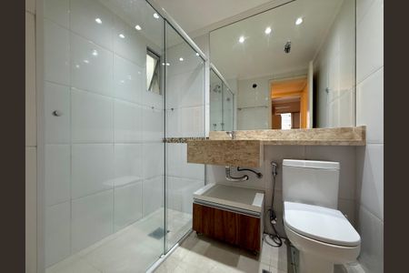 Apartamento à venda com 71m², 2 quartos e 1 vaga Apartamento à venda com 71m², 2 quartos e 1 vagaBanheiro