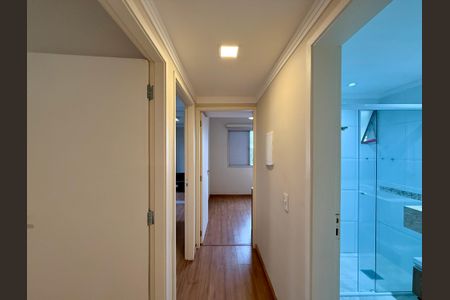 Apartamento à venda com 71m², 2 quartos e 1 vaga Apartamento à venda com 71m², 2 quartos e 1 vagaCorredor Quartos