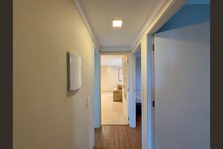 Apartamento à venda com 71m², 2 quartos e 1 vaga Apartamento à venda com 71m², 2 quartos e 1 vagaCorredor Quartos