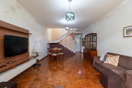 Casa à venda com 4 quartos, 200m² em Campo Belo, São Paulo