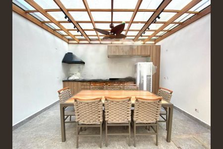 Casa à venda com 4 quartos, 310m² em Jardim Prudência, São Paulo