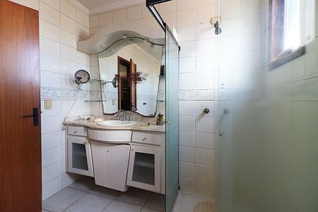 Casa para alugar com 412m², 4 quartos e 3 vagasBanheiro do Quarto 2