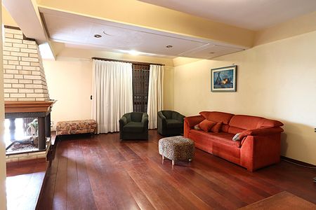 Sala de casa para alugar com 4 quartos, 412m² em Jardim São Pedro, Porto Alegre