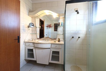 Casa para alugar com 412m², 4 quartos e 3 vagasBanheiro do Quarto 2