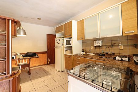 Casa para alugar com 412m², 4 quartos e 3 vagasCozinha