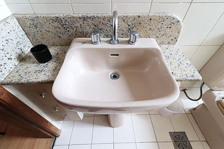 Casa para alugar com 412m², 4 quartos e 3 vagasBanheiro do Quarto 1