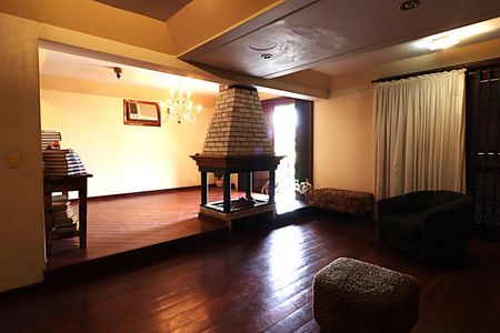Casa para alugar com 412m², 4 quartos e 3 vagasSala