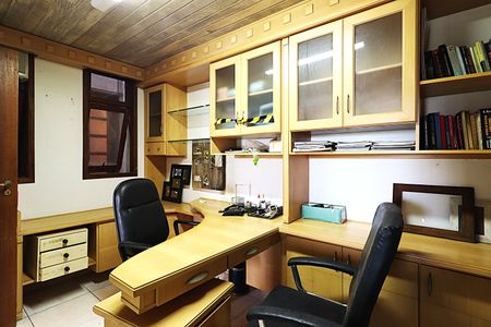 Casa para alugar com 412m², 4 quartos e 3 vagasEscritório