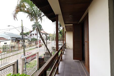 Casa para alugar com 412m², 4 quartos e 3 vagasSacada