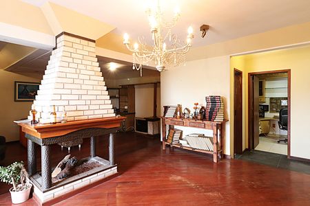 Casa para alugar com 412m², 4 quartos e 3 vagasSala