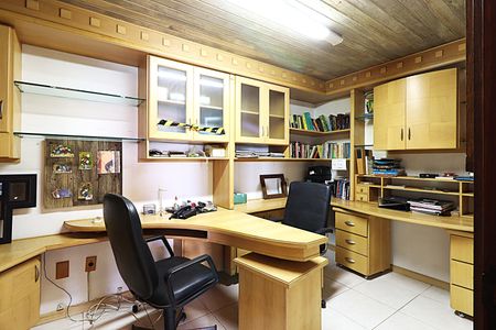 Casa para alugar com 412m², 4 quartos e 3 vagasEscritório