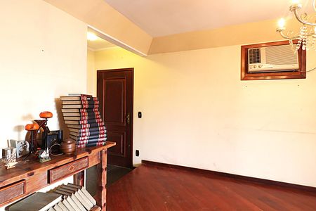 Casa para alugar com 412m², 4 quartos e 3 vagasSala