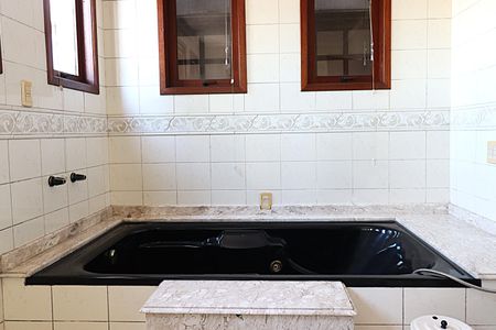 Casa para alugar com 412m², 4 quartos e 3 vagasBanheiro do Quarto 2