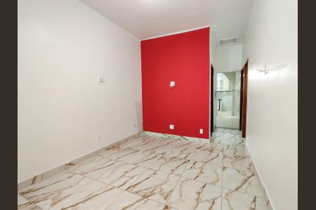 Sala de casa para alugar com 2 quartos, 56m² em Benfica, Rio de Janeiro