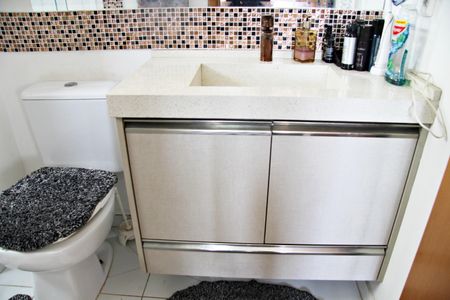 Apartamento à venda com 82m², 3 quartos e 2 vagasBanheiro da Suíte