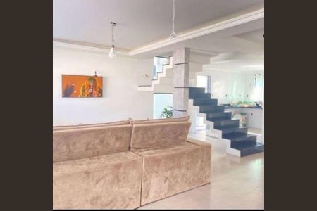 Casa à venda com 5 quartos, 270m² em Vargem Pequena, Rio de Janeiro