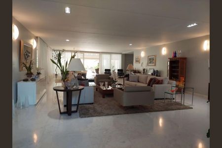 Casa à venda com 4 quartos, 1500m² em Barra da Tijuca, Rio de Janeiro