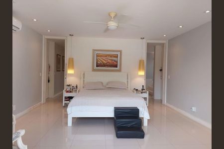 Casa à venda com 4 quartos, 1500m² em Barra da Tijuca, Rio de Janeiro