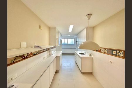 Apartamento à venda com 152m², 4 quartos e 2 vagas