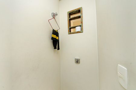 Casa à venda com 230m², 4 quartos e 4 vagas Casa à venda com 230m², 4 quartos e 4 vagasLavabo 1