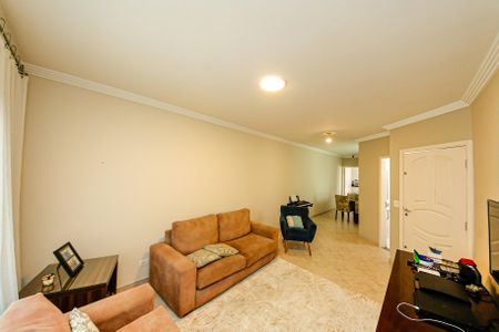 Casa à venda com 230m², 4 quartos e 4 vagas Casa à venda com 230m², 4 quartos e 4 vagasSala