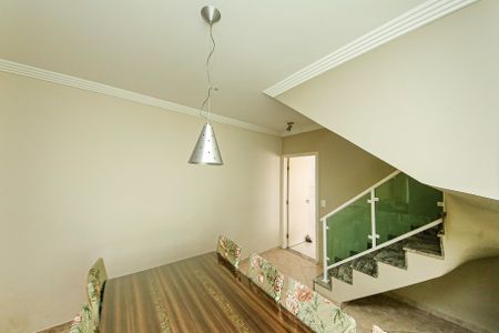 Casa à venda com 230m², 4 quartos e 4 vagas Casa à venda com 230m², 4 quartos e 4 vagasSala de Jantar