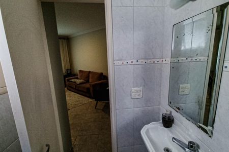 Casa à venda com 230m², 4 quartos e 4 vagas Casa à venda com 230m², 4 quartos e 4 vagasLavabo 3