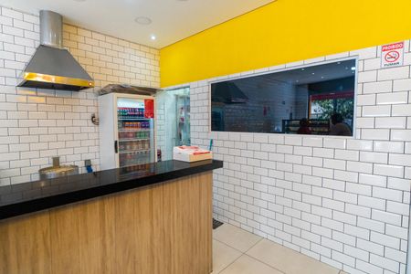 Casa à venda com 200m², 2 quartos e 1 vagacomércio 2