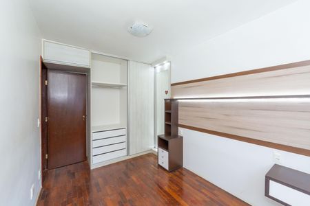 Apartamento à venda com 62m², 3 quartos e 1 vagaQuarto 2
