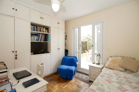 Casa à venda com 220m², 3 quartos e 3 vagas Casa à venda com 220m², 3 quartos e 3 vagasSuíte 2