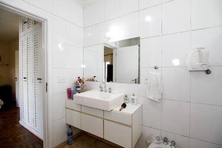 Casa à venda com 220m², 3 quartos e 3 vagas Casa à venda com 220m², 3 quartos e 3 vagasBanheiro da Suíte 1