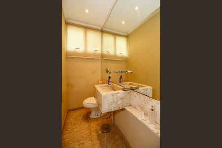 Casa à venda com 220m², 3 quartos e 3 vagas Casa à venda com 220m², 3 quartos e 3 vagasLavabo