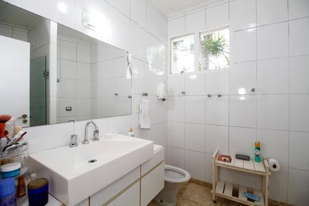 Casa à venda com 220m², 3 quartos e 3 vagas Casa à venda com 220m², 3 quartos e 3 vagasBanheiro da Suíte 1
