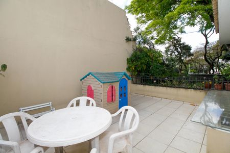 Casa à venda com 220m², 3 quartos e 3 vagas Casa à venda com 220m², 3 quartos e 3 vagasVaranda da Suíte 2