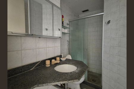 Apartamento à venda com 70m², 2 quartos e 2 vagasBanheiro da Suíte 1