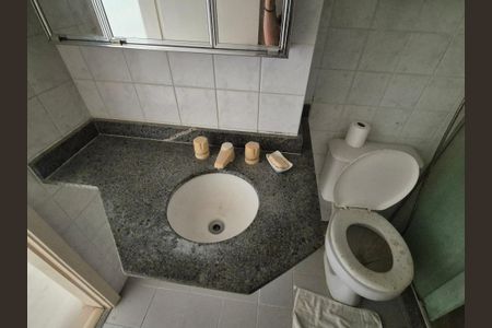 Apartamento à venda com 70m², 2 quartos e 2 vagasBanheiro da Suíte 1