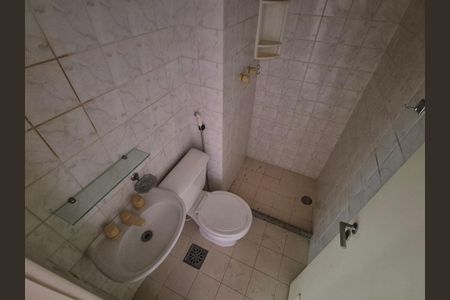Apartamento à venda com 70m², 2 quartos e 2 vagasBanheiro da Suíte 2