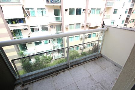 Varanda de apartamento à venda com 2 quartos, 50m² em Jacarepaguá, Rio de Janeiro