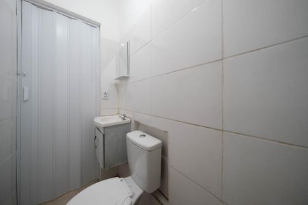 Banheiro de casa para alugar com 1 quarto, 35m² em Jardim Brasilia, São Paulo