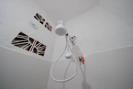 Banheiro de casa para alugar com 1 quarto, 35m² em Jardim Brasilia, São Paulo