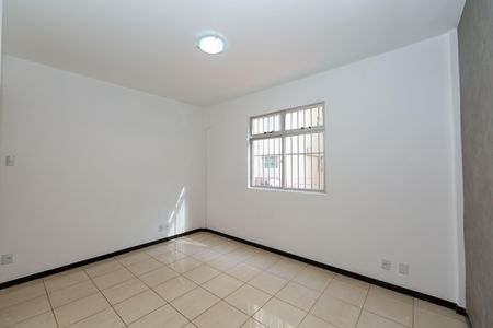 Apartamento à venda com 90m², 2 quartos e 1 vaga Apartamento à venda com 90m², 2 quartos e 1 vagaSala