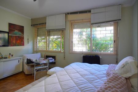 Apartamento à venda com 230m², 4 quartos e 2 vagasSuíte