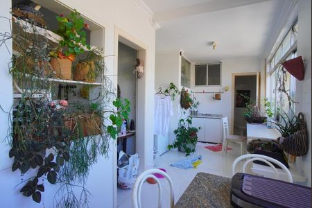 Apartamento à venda com 230m², 4 quartos e 2 vagasCozinha e Área de Serviço