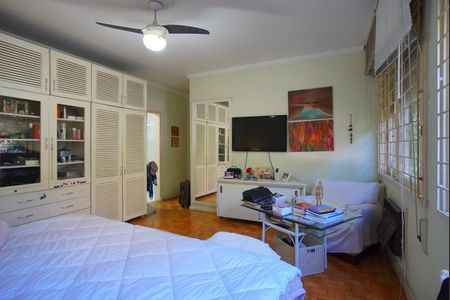 Apartamento à venda com 230m², 4 quartos e 2 vagasSuíte
